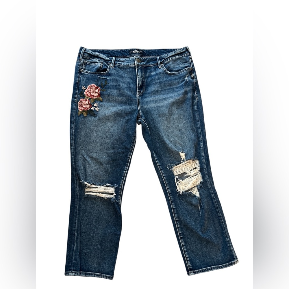 Silver Jeans Co. “Mazy Slim Crop” Floral Embroidered Distressed Jeans – Size 18
